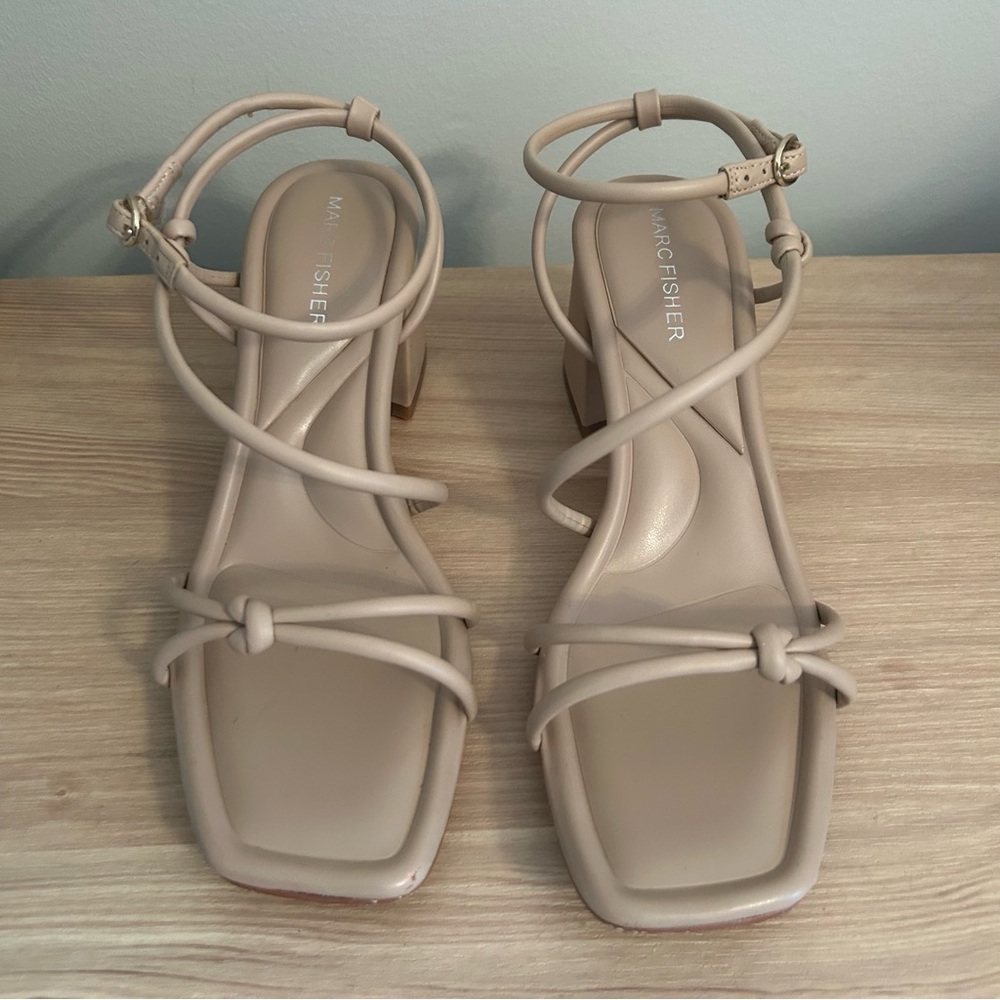 Marc Fisher
Women's Gurion Square Toe Dress Sandals in Nude, size 6.5 - Picture 3 of 6